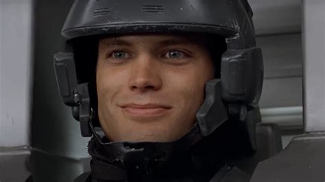 Deleted Starship Troopers Scenes That You Never Knew Existed